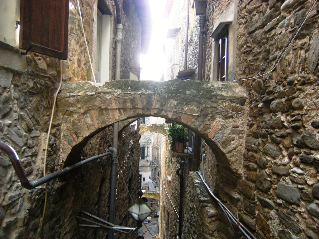 Il Nido Di Rondine Bed & Breakfast Dolceacqua Exterior foto