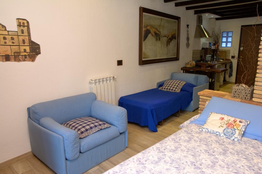 Il Nido Di Rondine Bed & Breakfast Dolceacqua Exterior foto